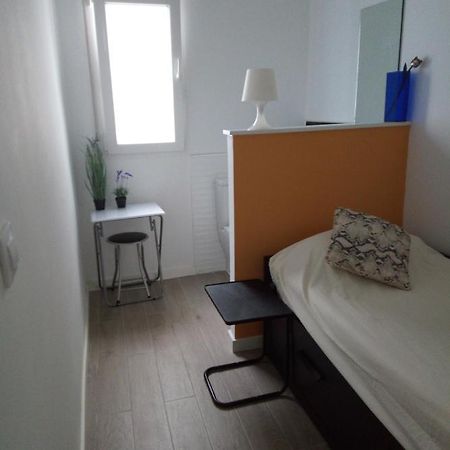 Alquilo Habitacion Individual Con Aseo Privado Solo Chicas, Only Girls فالنسيا المظهر الخارجي الصورة