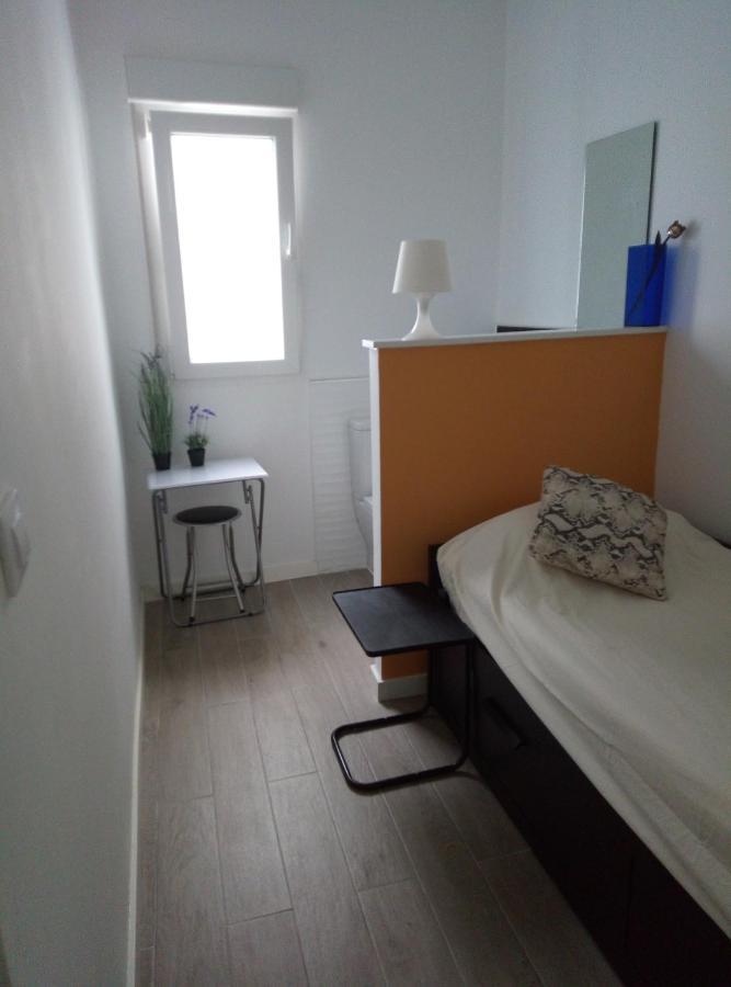 Alquilo Habitacion Individual Con Aseo Privado Solo Chicas, Only Girls فالنسيا المظهر الخارجي الصورة